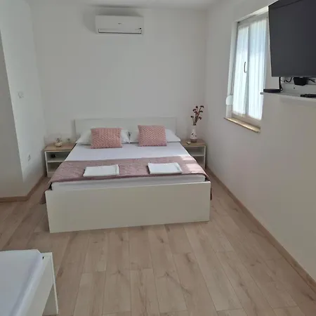 Apartmani Niko Neum Exterior photo