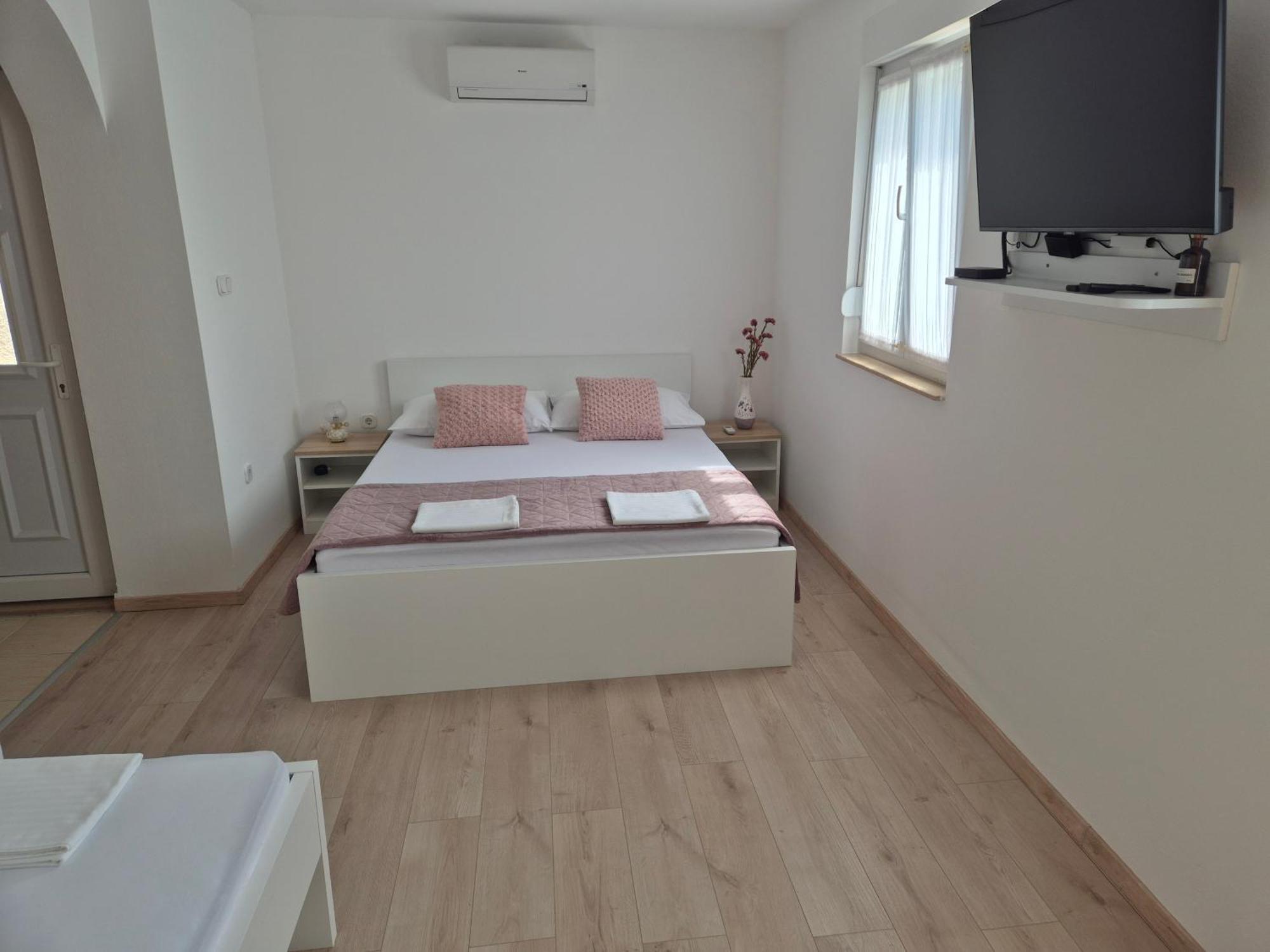 Niko Apartment